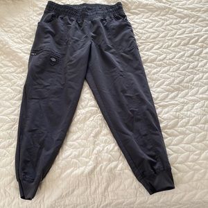 Women’s petite jogger scrub pants